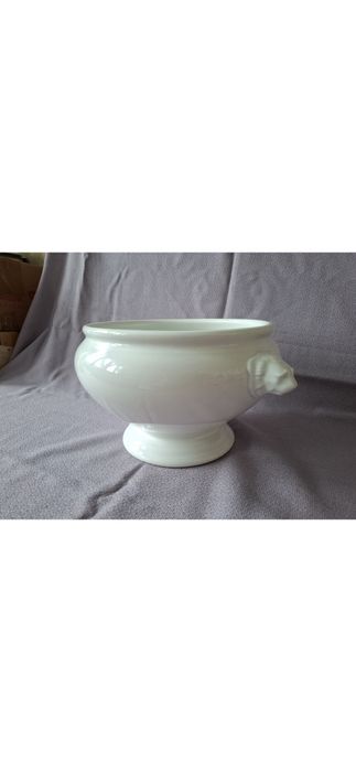 Антикварная немецкая супница.