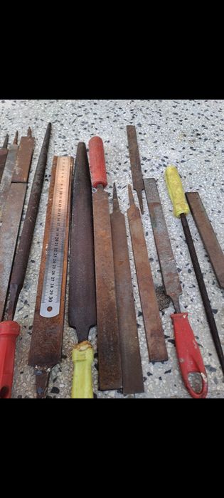 Над 50 броя пили