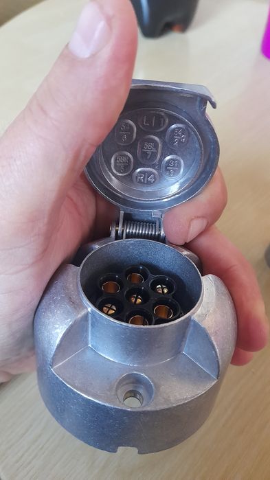 Priza masina pentru remorca