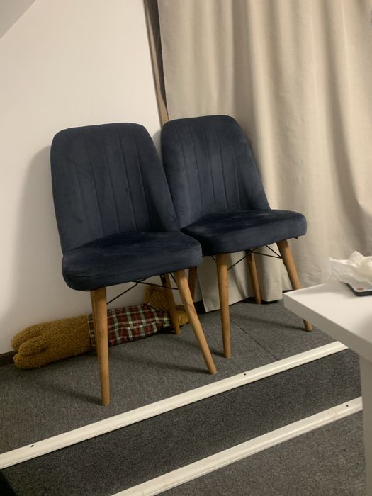 Doua scaune set manichiura