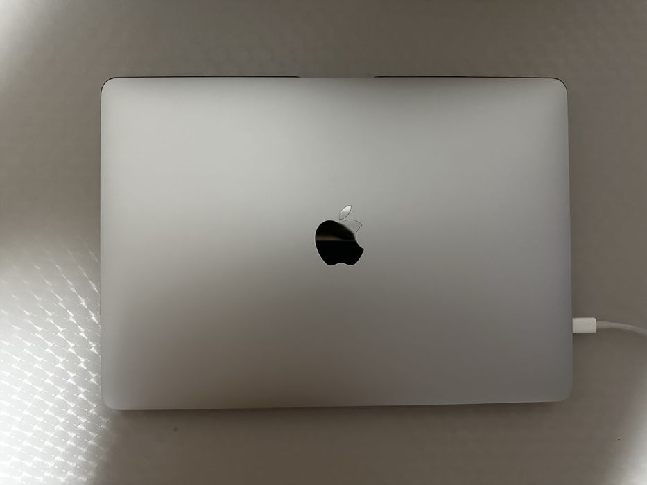 MacBook Pro 13 M2 озу 8, Память 256 SSD акум 99%