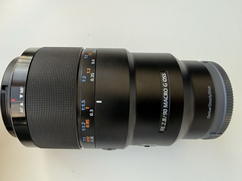 Обектив Sony FE 90mm Macro