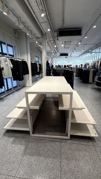 Продаётся большой стол комплект, общие 7 штук точно такие одинаково