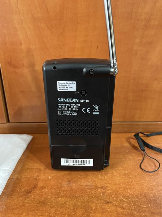 Radio portabil Sangean SR-35