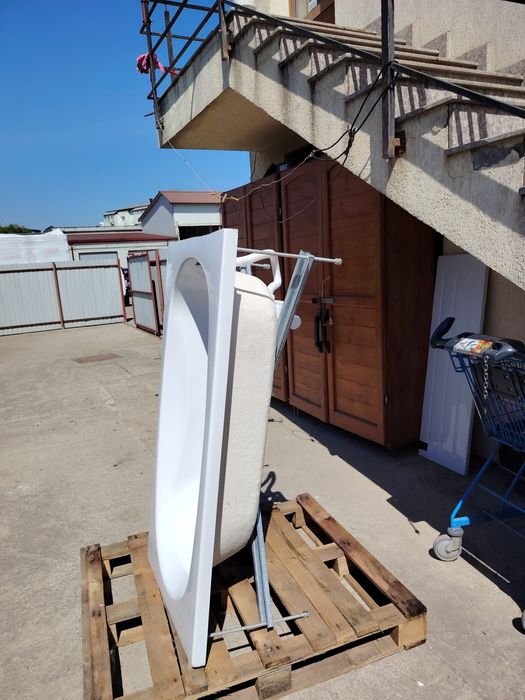 Cada baie din fibra de sticla