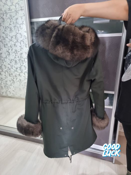 Продам парку почти новый