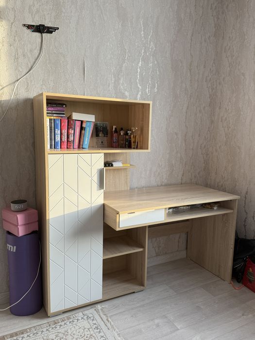 Письменный стол