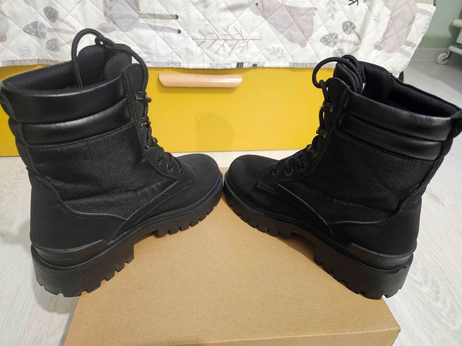 Дамски боти от Cropp