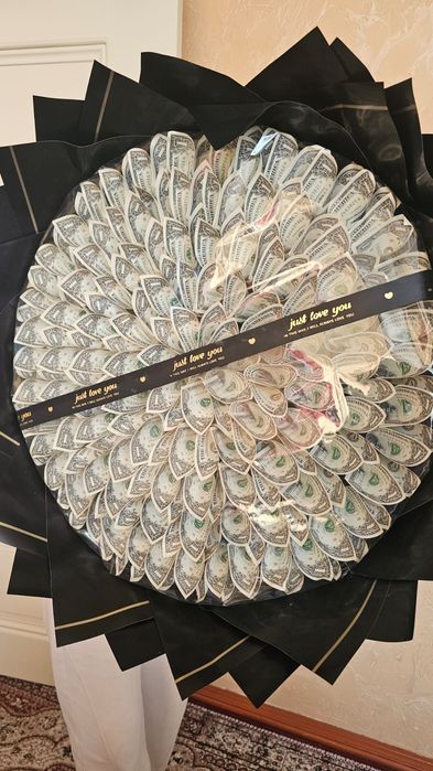 Букет 100 долларов