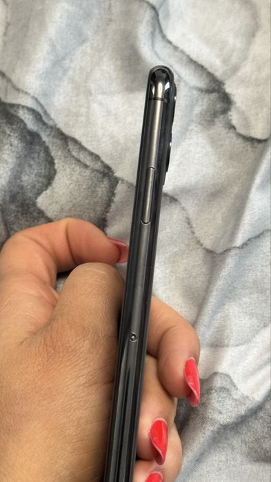 VÂND iPhone 11 pro 64GB