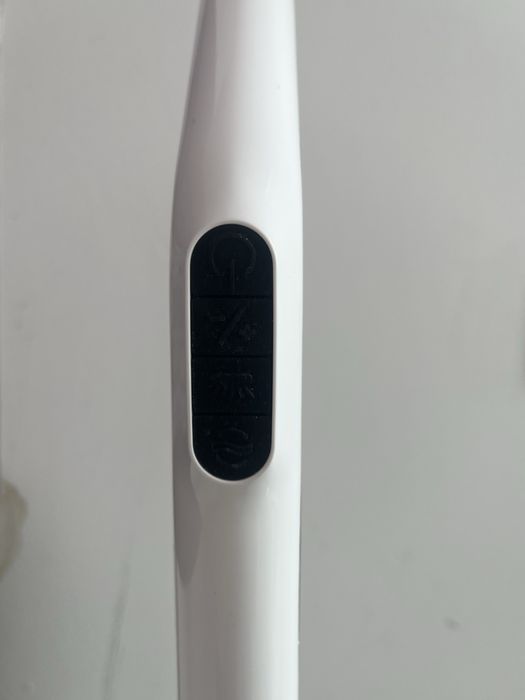 Пылесос и полы тоже моет  IEJE