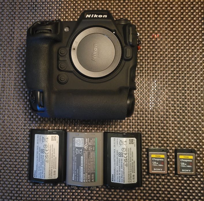 Vand Nikon Z9 si accesorii
