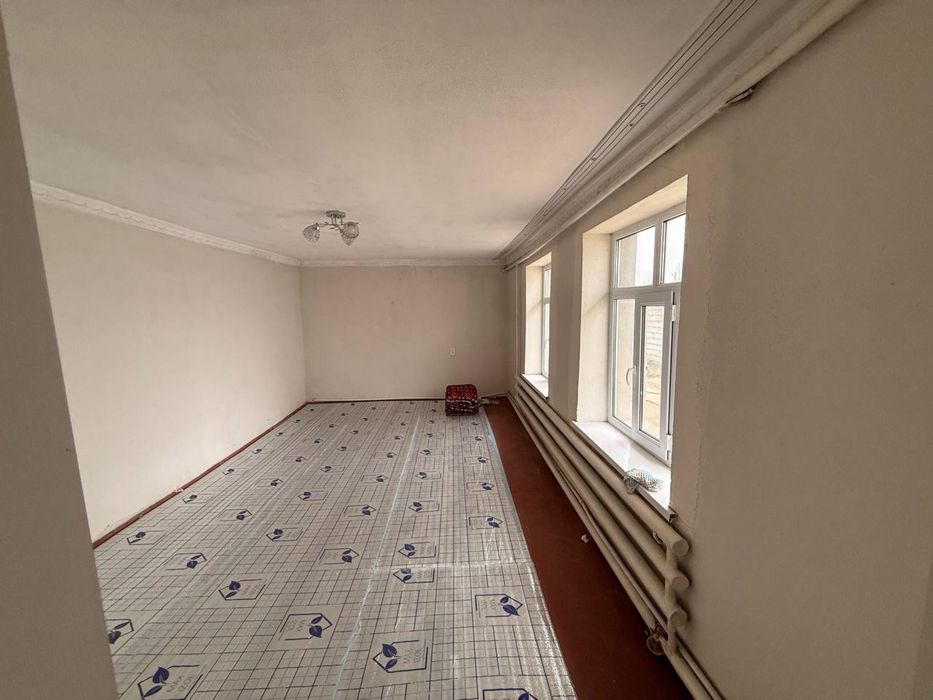 Политотделда ховли сотилади, ер нархида!