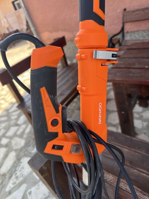 Жираф - шлайф машина за стени и тавани Daewoo DADS880CL  с гаранция