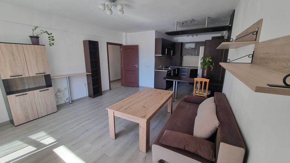 Дава се под наем Двустаен апартамент в Варна, Левски - 85 кв.м за 408 € - Снимка #1