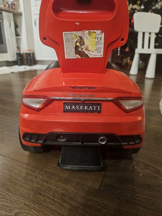 Детска кола за яздене Maserati – запазена, здрава