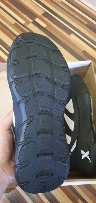 Продам новые кросовки 42 размера