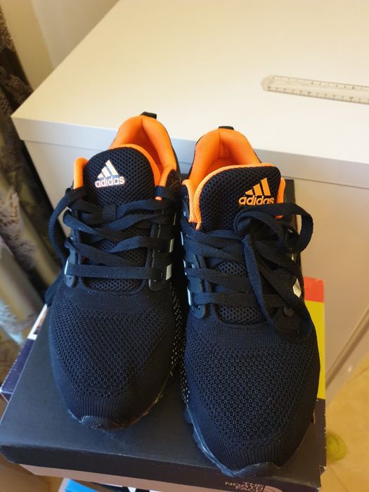 Кроссовки Adidas