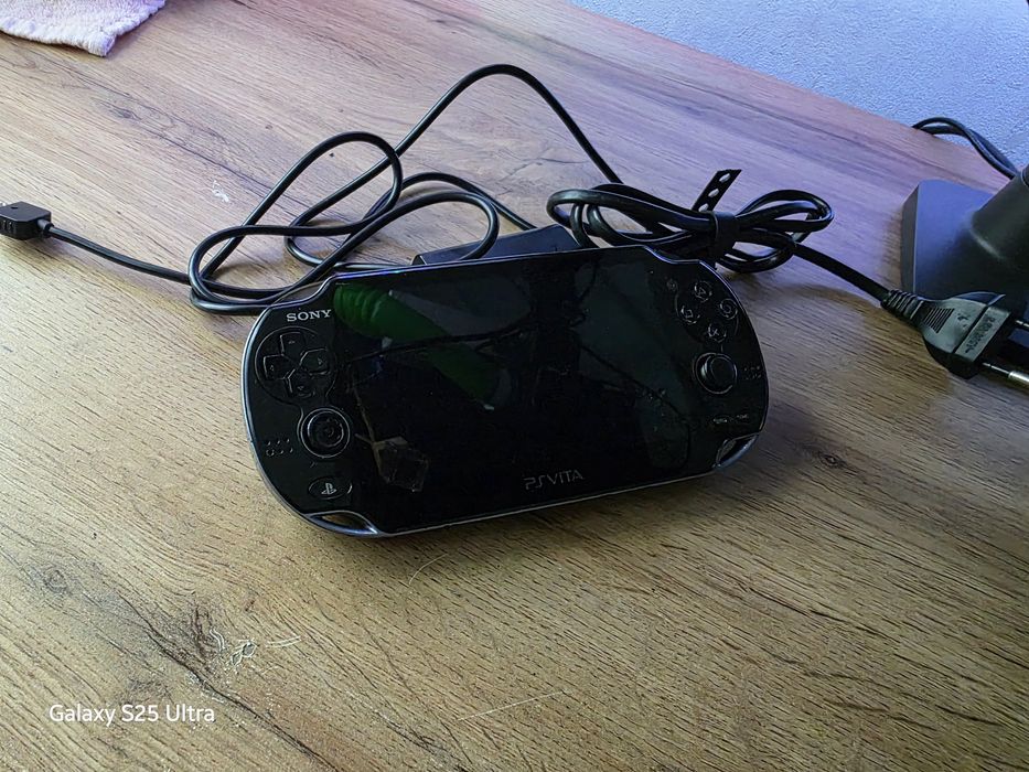 PS Vita Slim (прошитая, 64 гб)