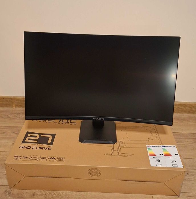 Геймърски монитор Gigabyte GS27QC 27″ (в гаранция) + стойка за монитор