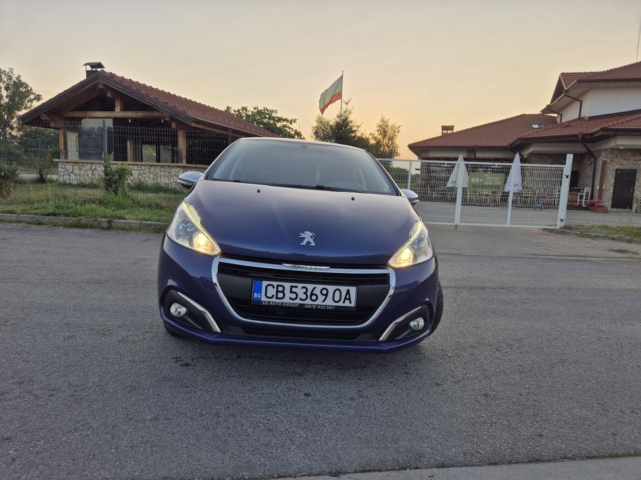 Пежо 208 1.2i 2018г