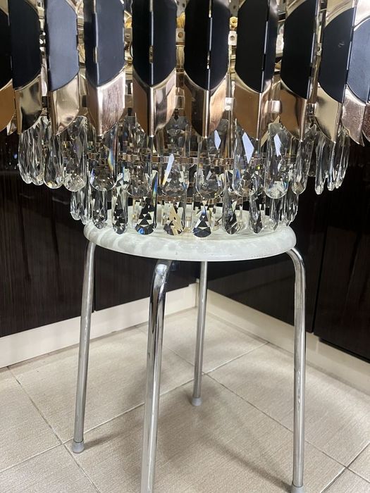 Продаётся люстра диаметр 55см