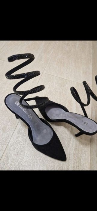 Черни елегантни токчета