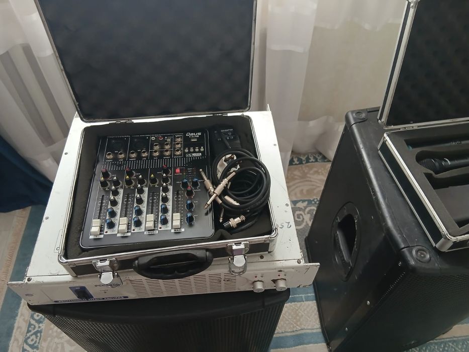 Муз аппаратура комплекте