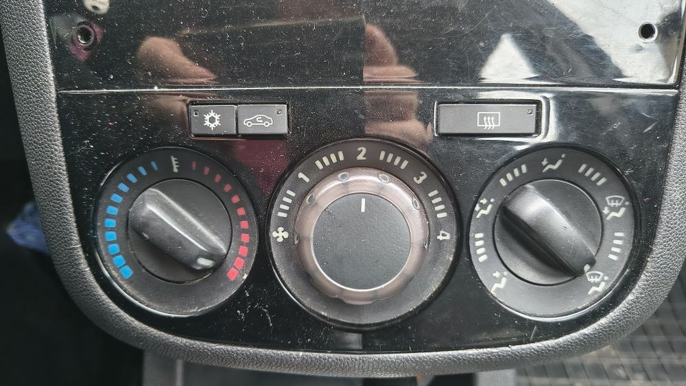 Продавам модул за парното на Корса Д