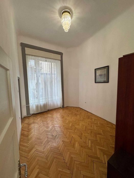 Spațiu de birouri de 120 mp – Ultracentral pe Pietonală (Strada Republicii, Oradea)