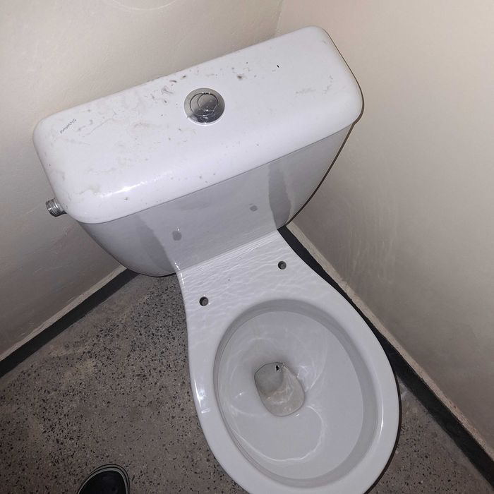 Моноблок за тоалетна