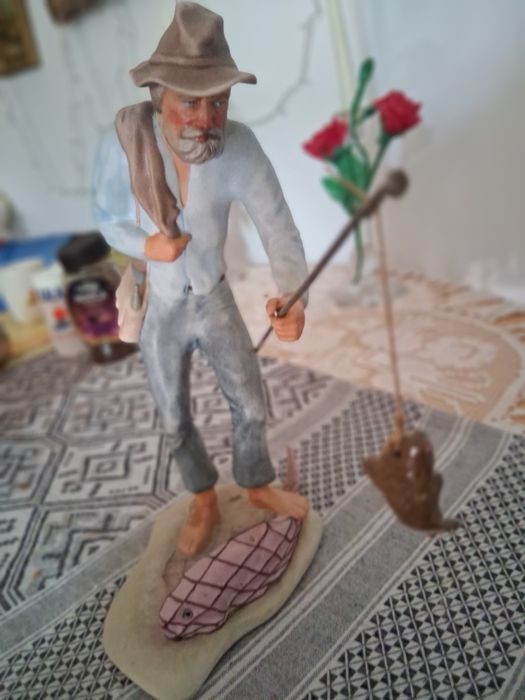 Vând ceas de masa cu baterie