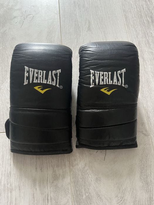 Продаю снарядную перчатку Everlast