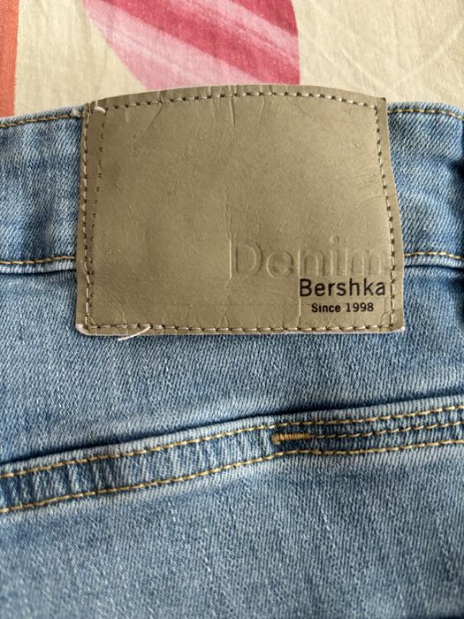 Blugi *SKINNY* barbati bershka