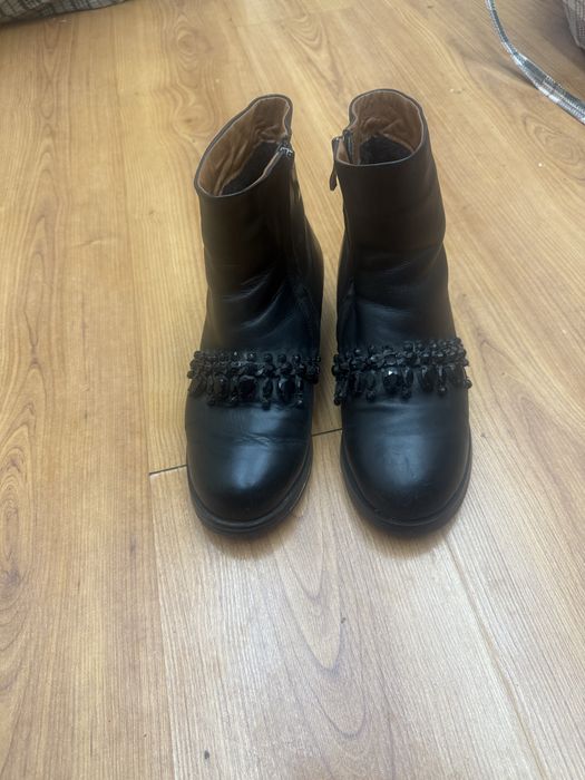 Продам  ботинки разные по 5000