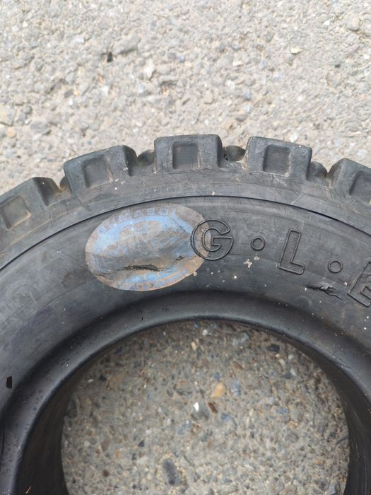 Cauciuc plin 4.00-8 pentru motostivuitoare sau utilaje  ,trei bucăți