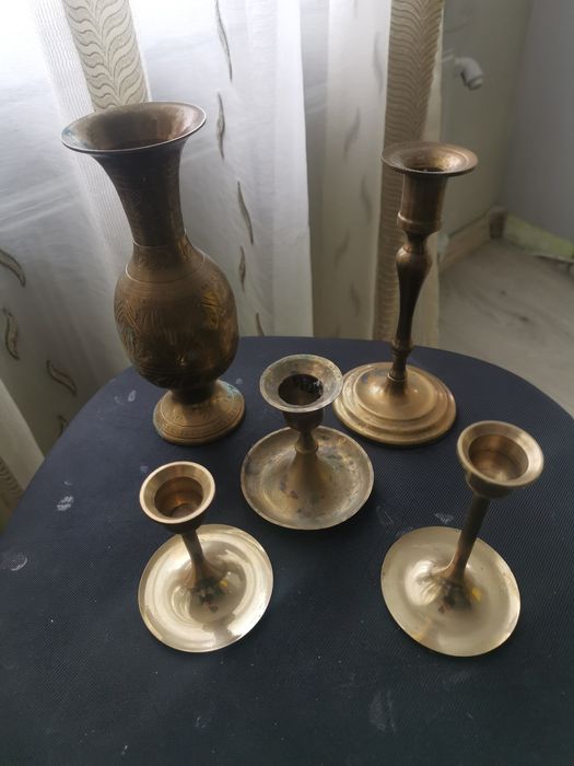 Месингови свещници и ваза