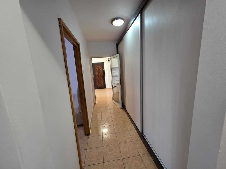 Inchiriez apartament 3 camere