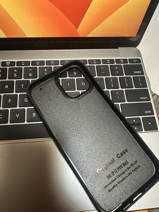 christian louboutin iPhone 12 pro max case калъф