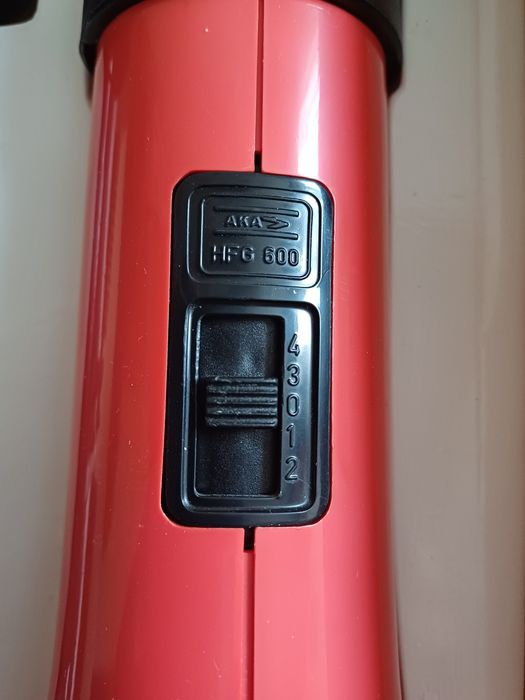 Сешоар-комплект с маша,четки и гребени за издухване