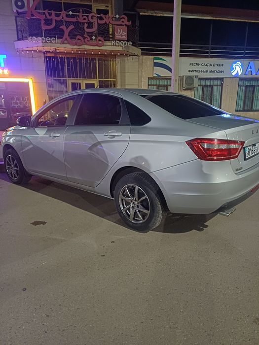 Лада Веста седан