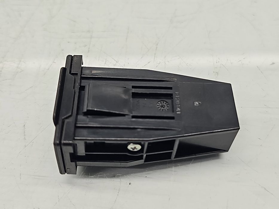 Conector auxiliar USB MITSUBISHI Outlander [Fabr 2006-2012] OEM