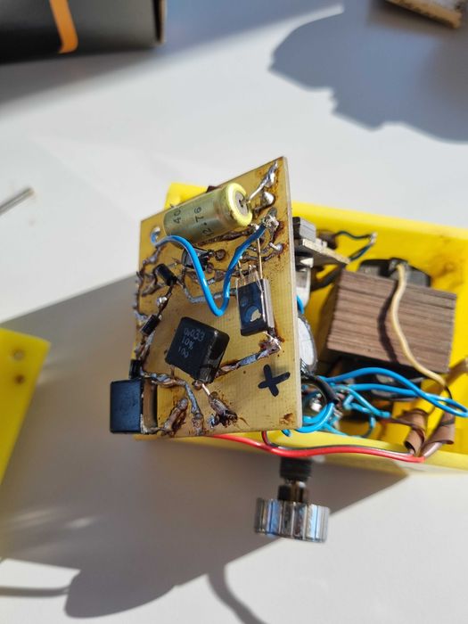 Surse reglabile tensiune 0-18V si 0-12V