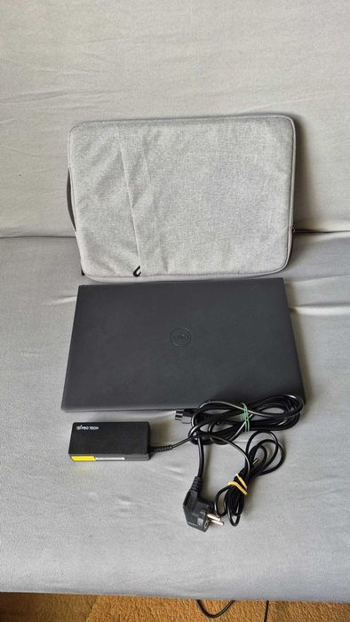 Laptop Dell model Vostro3520,i5-1135G7, 2.4GHz