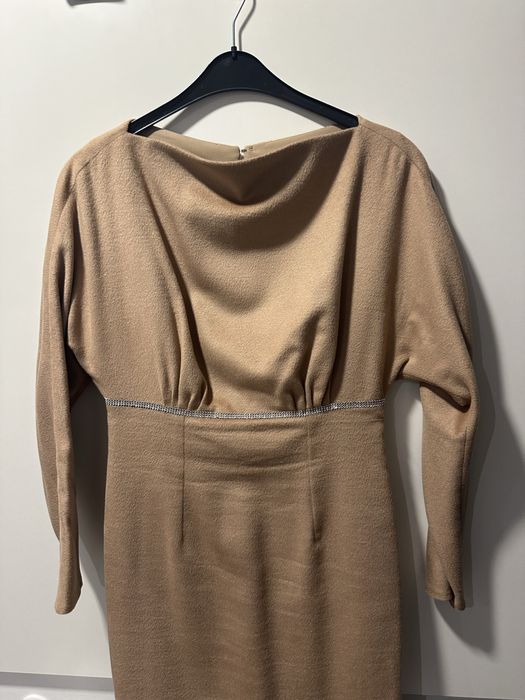 Елегантна рокля от кашмир в цвят камел