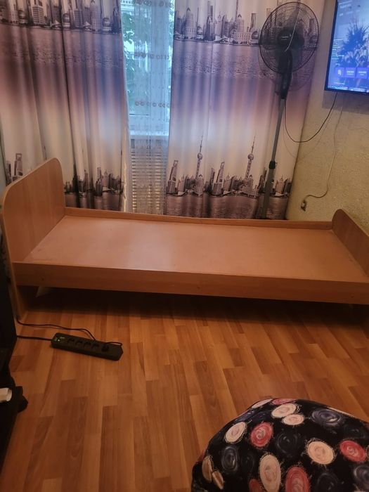 Односпальная кровать