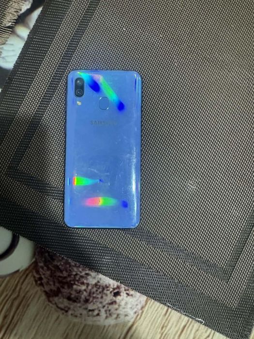 Vând Samsung a40