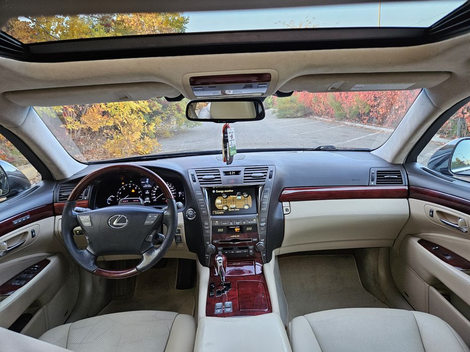Lexus LS600hl,2008, 5.0benzina, 445cp. Schimb 14000€