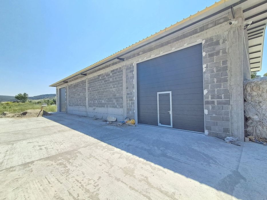 Usa de garaj,  uși secționale , usi tip rulou,  usa industriala