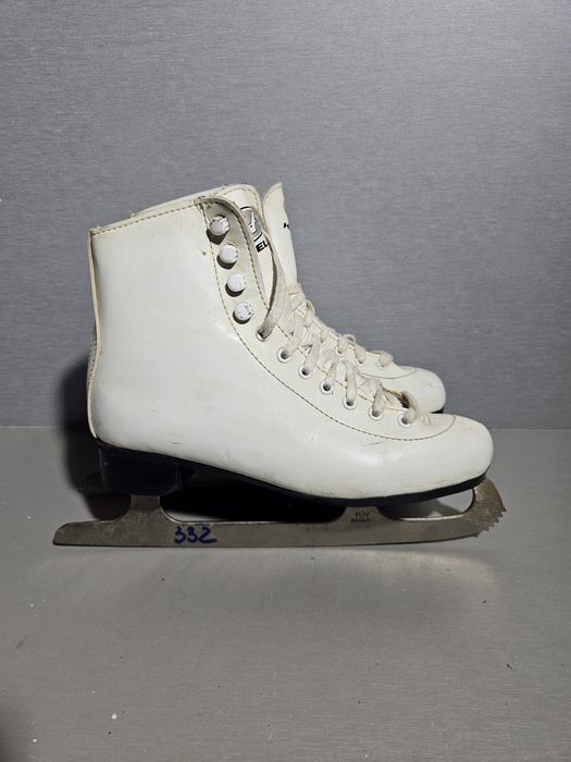 Patine 332 gheata patinaj artistic Hespeler  marime   37 (  23,5  cm lungime interioara).